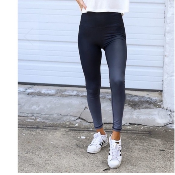 Ombre High-Waisted Leggings - Picture 2 of 3